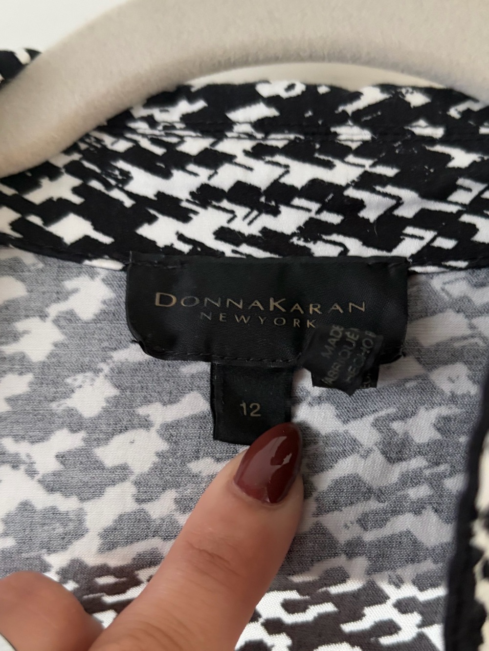 Donna Karan Black and White Patterned Belted Midi Dress - Picture 3 of 8